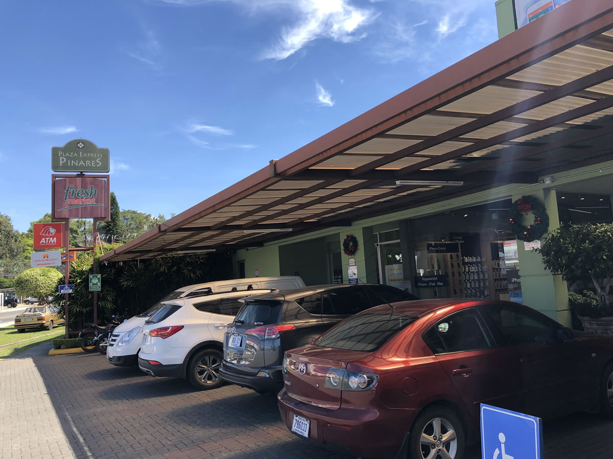 Plaza Pinares Express